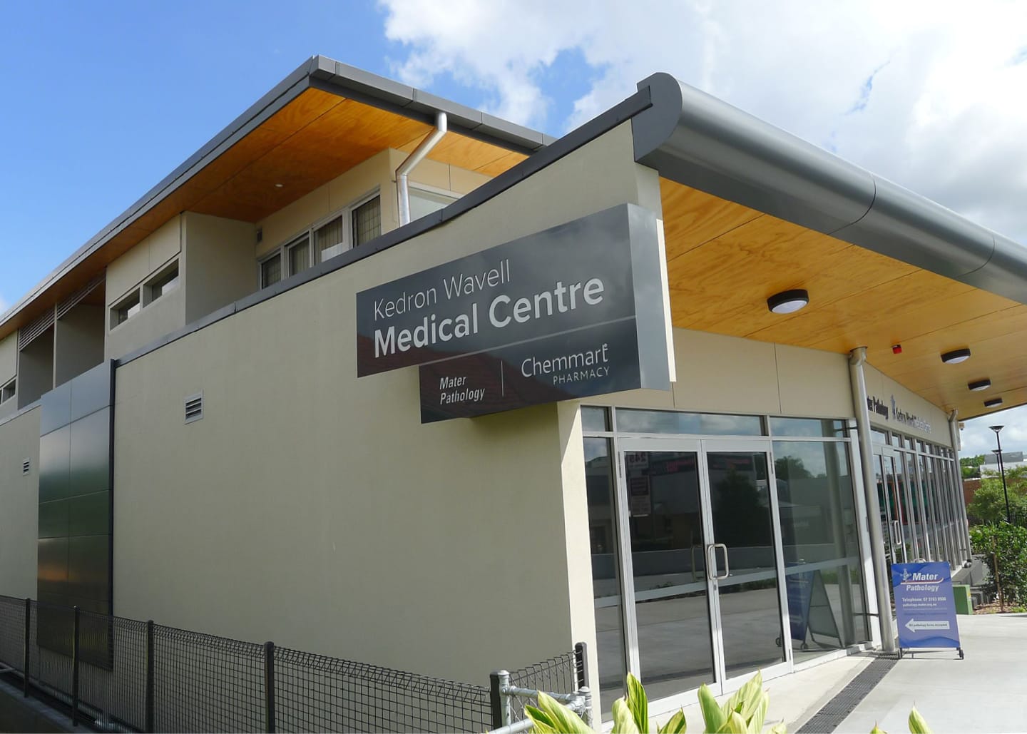 Kedron Wavell Medical Centre Signage